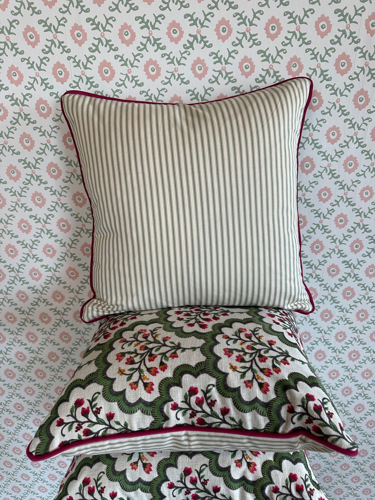 Iliv Green and Pink Cushion